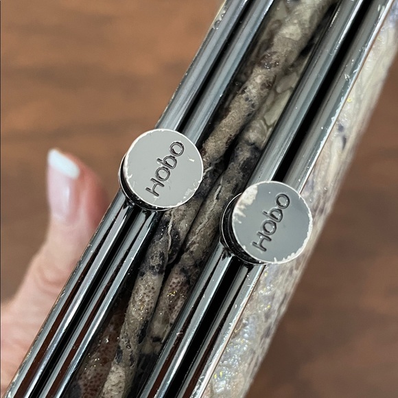 HOBO leather wallet embossed animal print with purple lining - Picture 4 of 12